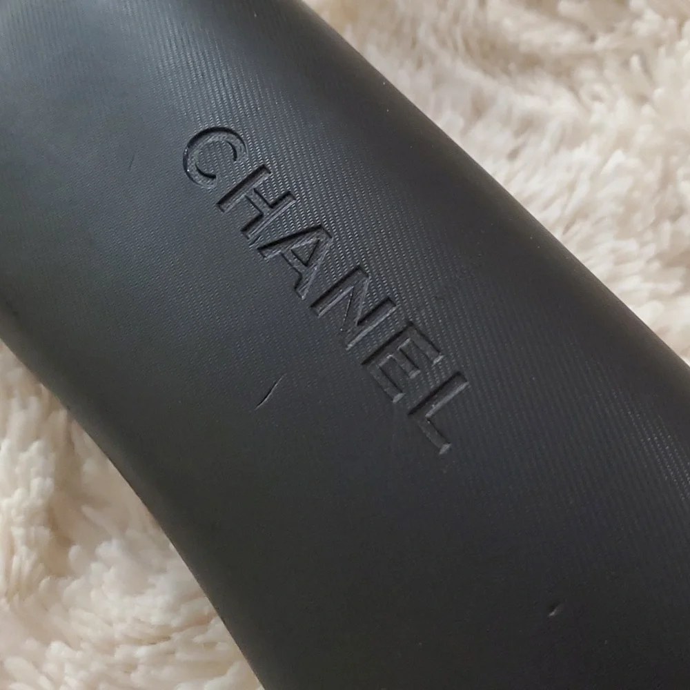 👓 Authentic Chanel Sunglassess Hard Case